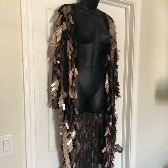 Glamorous Cover Up - Picture 4 of 4